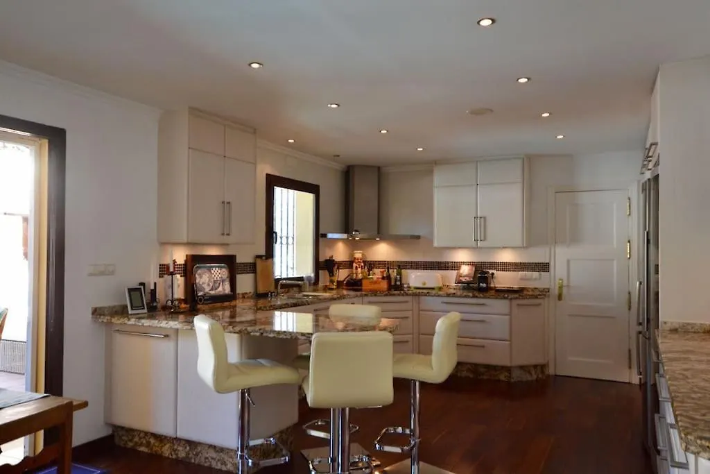 Stylish 3 Bedroom Villa Santa Fe de los Boliches
