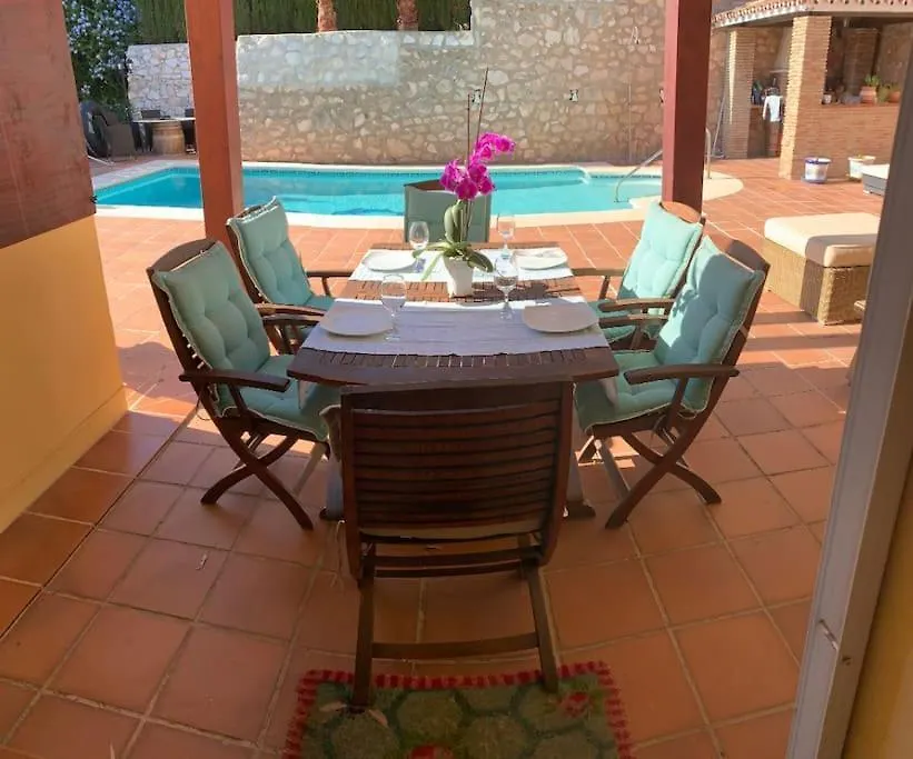 Stylish 3 Bedroom Villa Santa Fe de los Boliches